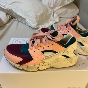 Nike Air Huarache By You - Women’s Size 8